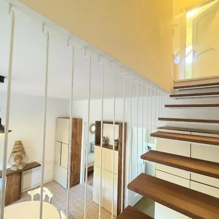 Villa In Verticale Mantegna アパート *