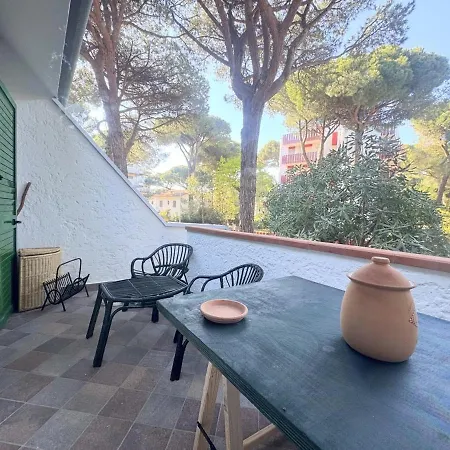 アパート Villa In Verticale Mantegna リド・ディ・スピーナ